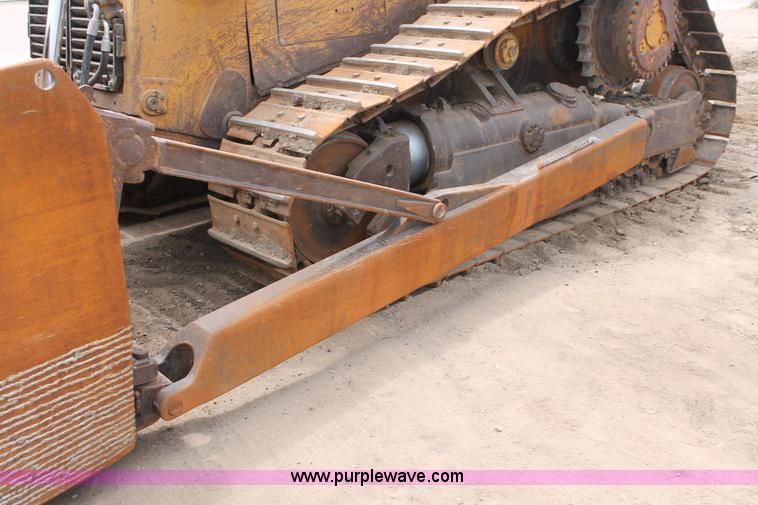 image for item D8345 1995 Caterpillar D7H dozer