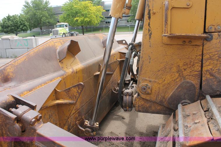 image for item D8345 1995 Caterpillar D7H dozer