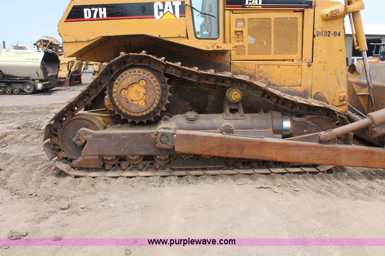 image for item D8345 1995 Caterpillar D7H dozer