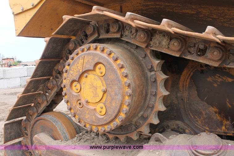 image for item D8345 1995 Caterpillar D7H dozer