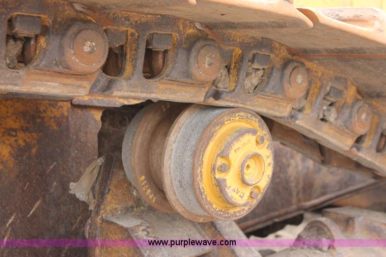 image for item D8345 1995 Caterpillar D7H dozer