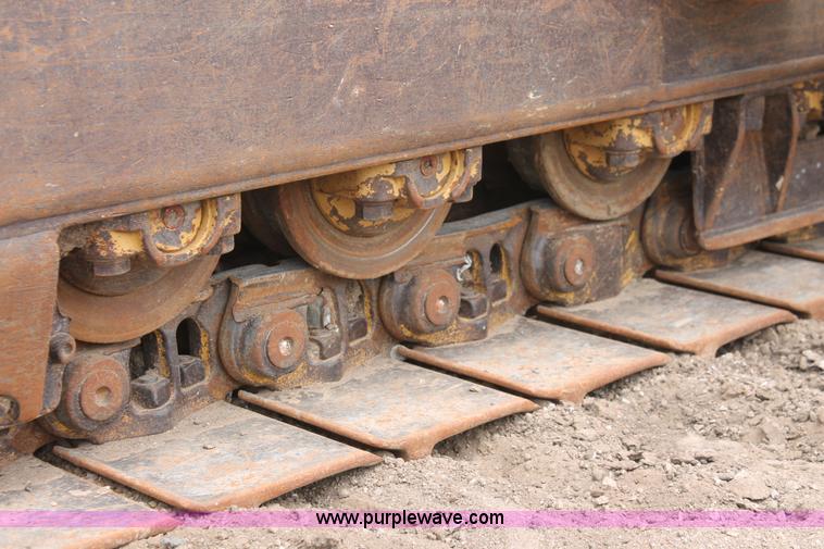 image for item D8345 1995 Caterpillar D7H dozer