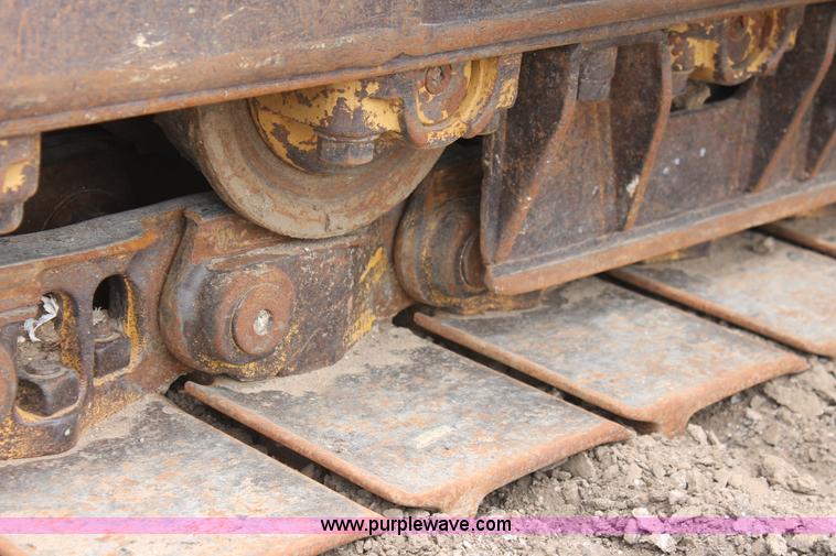 image for item D8345 1995 Caterpillar D7H dozer