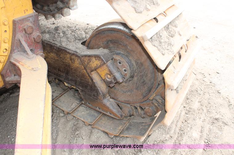 image for item D8345 1995 Caterpillar D7H dozer