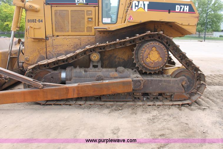 image for item D8345 1995 Caterpillar D7H dozer