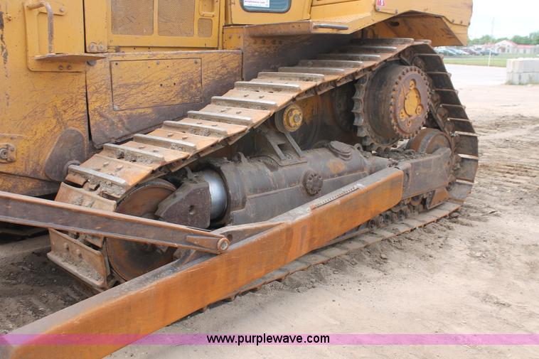 image for item D8345 1995 Caterpillar D7H dozer