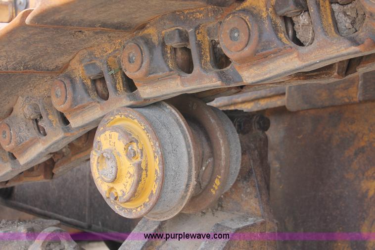 image for item D8345 1995 Caterpillar D7H dozer