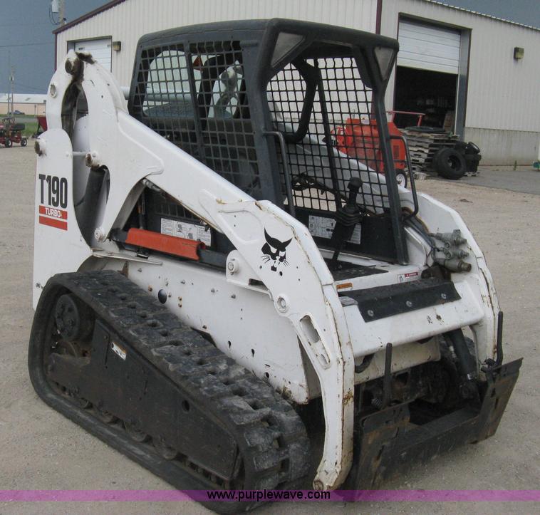 image for item D8356 2007 Bobcat T190 Turbo skid steer