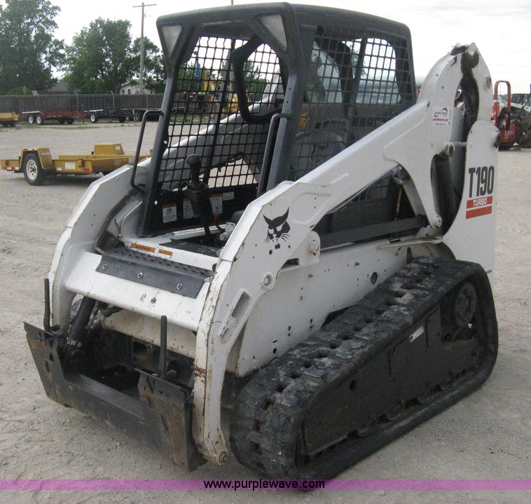 image for item D8356 2007 Bobcat T190 Turbo skid steer
