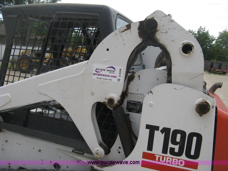 image for item D8356 2007 Bobcat T190 Turbo skid steer