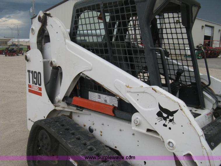 image for item D8356 2007 Bobcat T190 Turbo skid steer