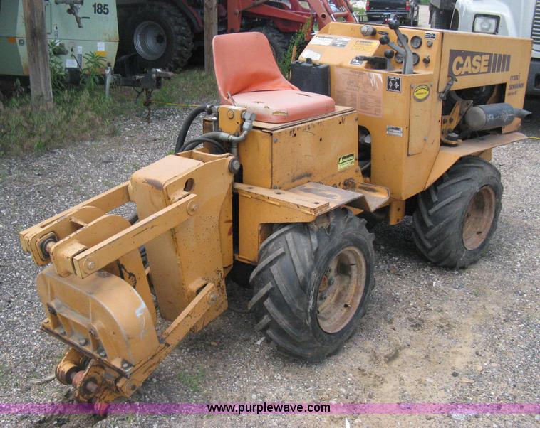 image for item D8368 1991 Case Maxi Sneaker Series B articulated vibratory plow