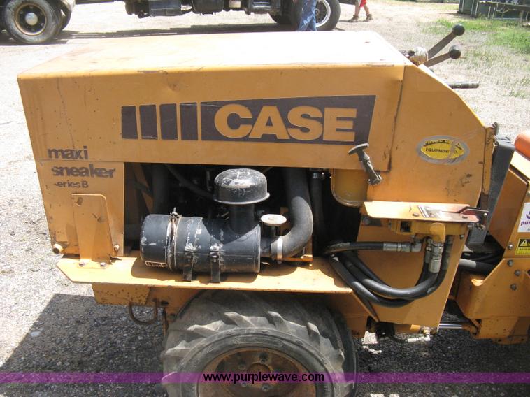 image for item D8368 1991 Case Maxi Sneaker Series B articulated vibratory plow