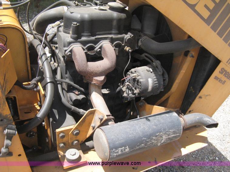 image for item D8368 1991 Case Maxi Sneaker Series B articulated vibratory plow