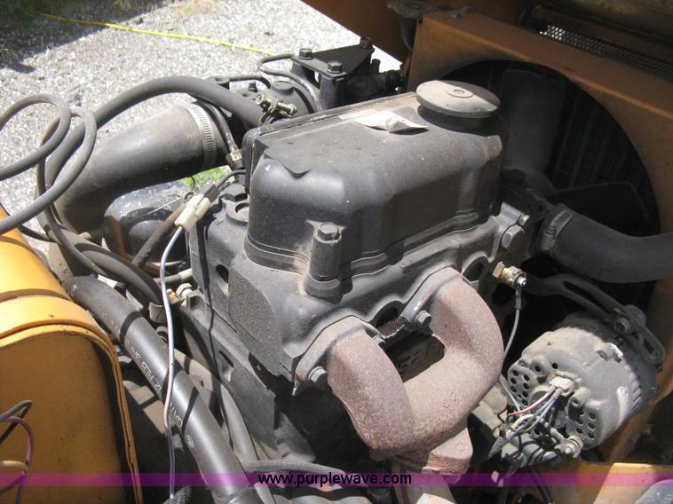 image for item D8368 1991 Case Maxi Sneaker Series B articulated vibratory plow