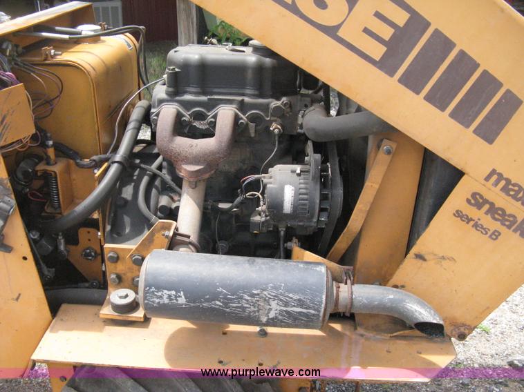 image for item D8368 1991 Case Maxi Sneaker Series B articulated vibratory plow