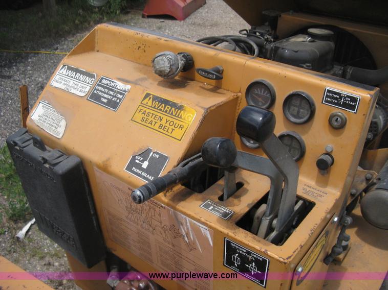 image for item D8368 1991 Case Maxi Sneaker Series B articulated vibratory plow