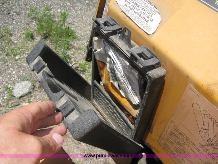 image for item D8368 1991 Case Maxi Sneaker Series B articulated vibratory plow