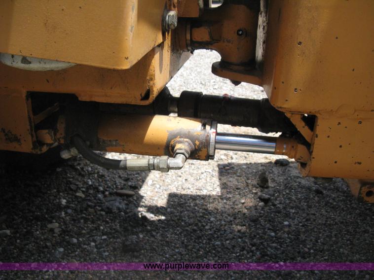 image for item D8368 1991 Case Maxi Sneaker Series B articulated vibratory plow