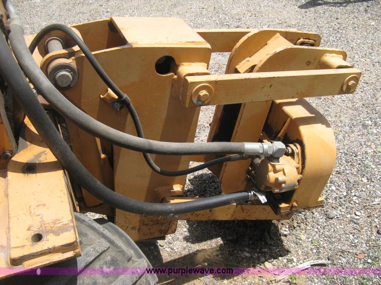 image for item D8368 1991 Case Maxi Sneaker Series B articulated vibratory plow