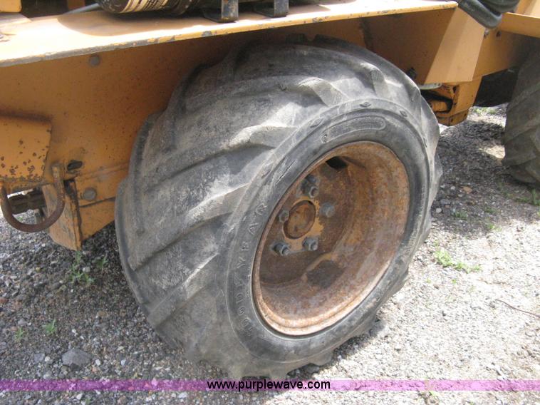 image for item D8368 1991 Case Maxi Sneaker Series B articulated vibratory plow