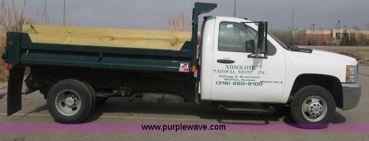 image for item E3079 2007 Chevrolet Silverado 3500HD dump body truck