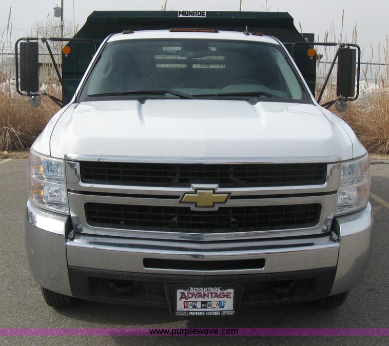 image for item E3079 2007 Chevrolet Silverado 3500HD dump body truck