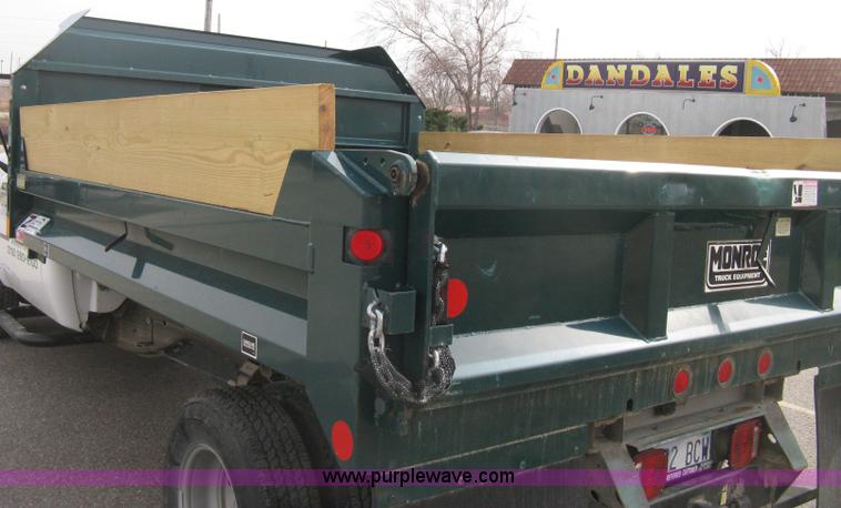 image for item E3079 2007 Chevrolet Silverado 3500HD dump body truck