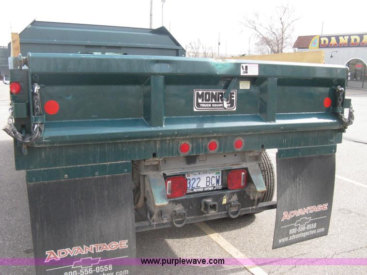 image for item E3079 2007 Chevrolet Silverado 3500HD dump body truck