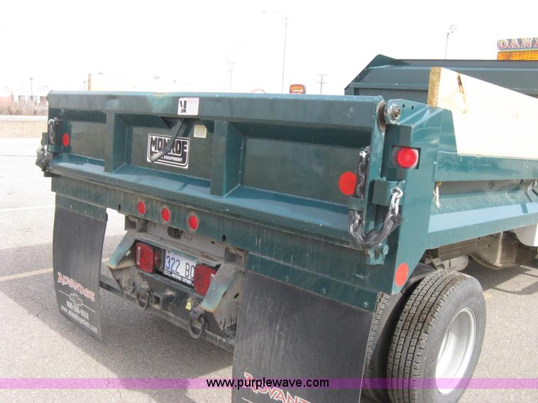 image for item E3079 2007 Chevrolet Silverado 3500HD dump body truck