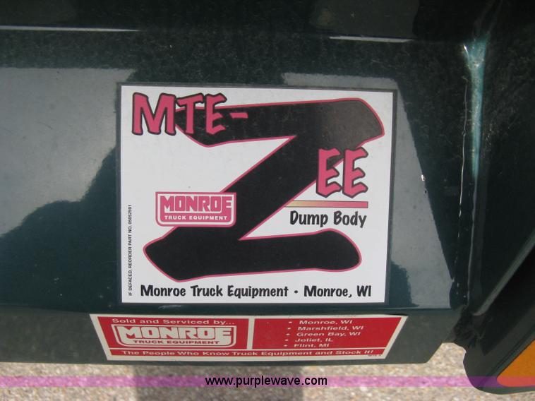 image for item E3079 2007 Chevrolet Silverado 3500HD dump body truck