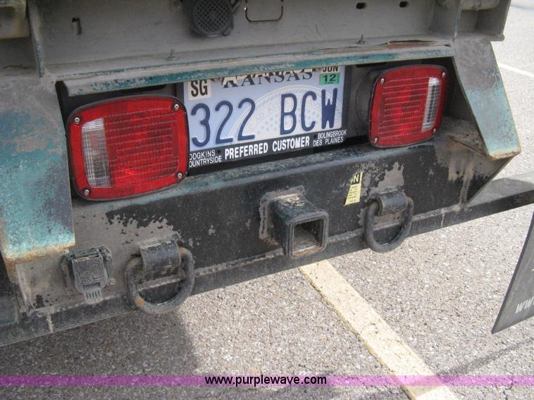 image for item E3079 2007 Chevrolet Silverado 3500HD dump body truck