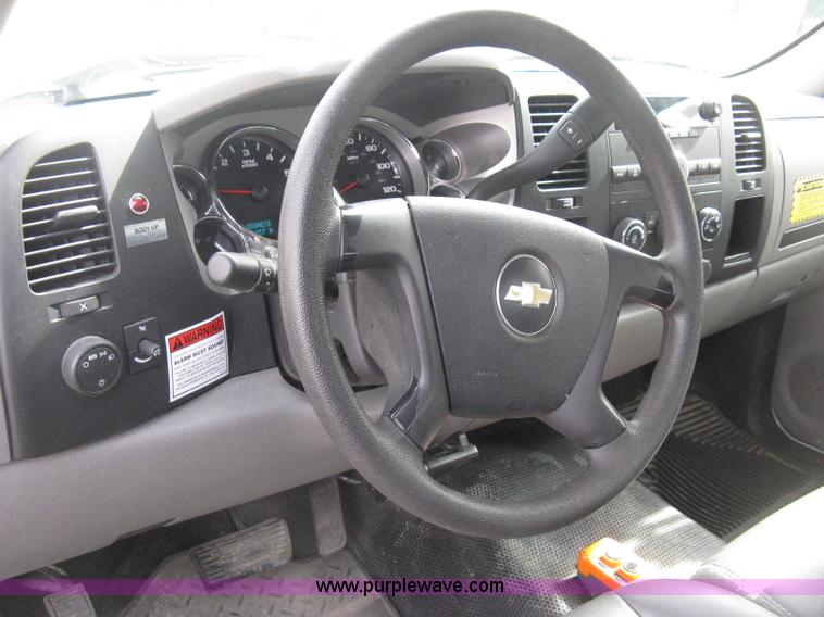 image for item E3079 2007 Chevrolet Silverado 3500HD dump body truck