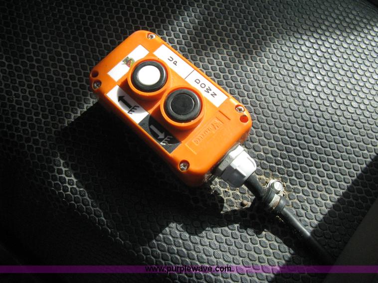 image for item E3079 2007 Chevrolet Silverado 3500HD dump body truck