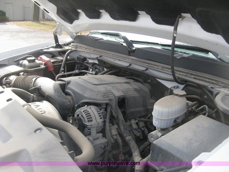 image for item E3079 2007 Chevrolet Silverado 3500HD dump body truck