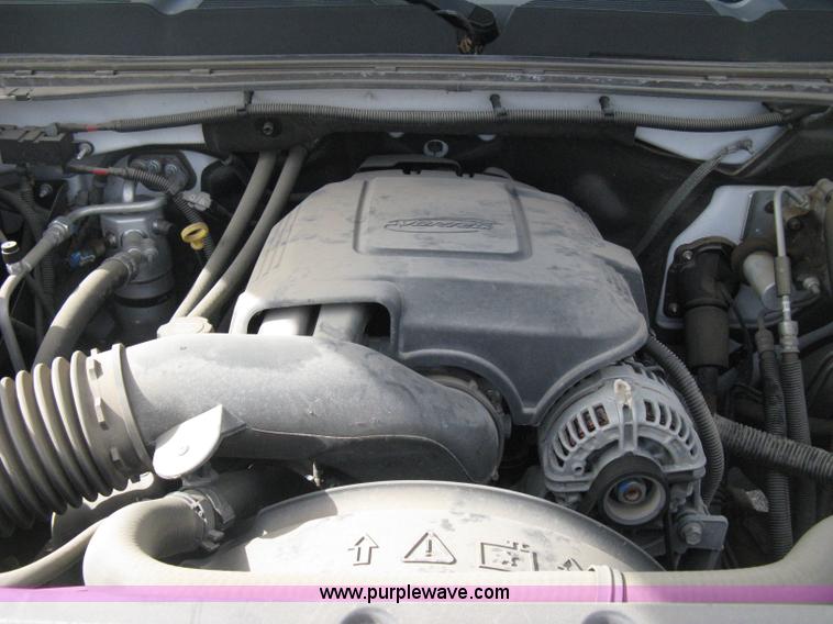 image for item E3079 2007 Chevrolet Silverado 3500HD dump body truck