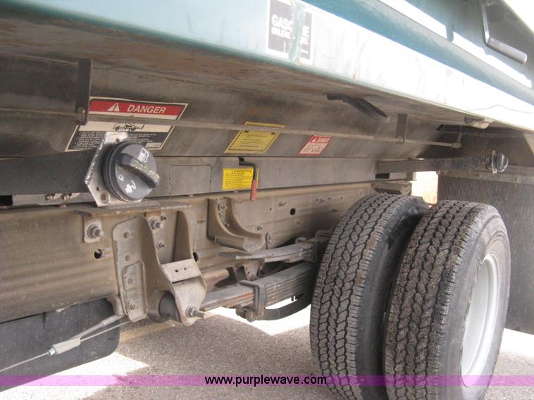 image for item E3079 2007 Chevrolet Silverado 3500HD dump body truck