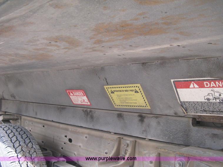 image for item E3079 2007 Chevrolet Silverado 3500HD dump body truck