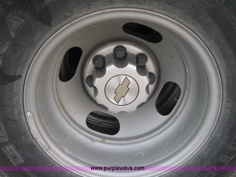 image for item E3079 2007 Chevrolet Silverado 3500HD dump body truck