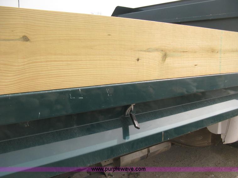 image for item E3079 2007 Chevrolet Silverado 3500HD dump body truck