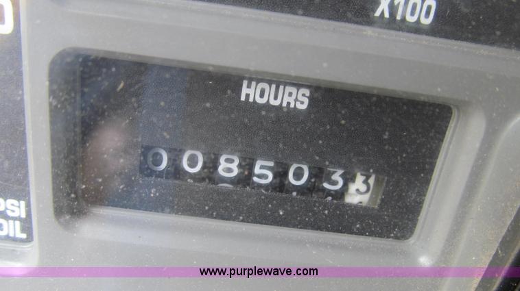 image for item E3963 2000 International 4900 dump truck