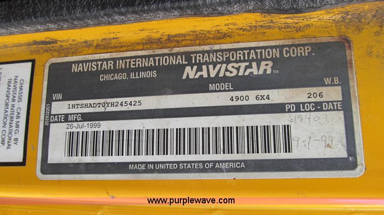 image for item E3963 2000 International 4900 dump truck