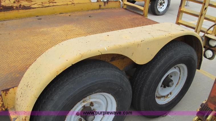 image for item E3965 1992 Eagle body trailer