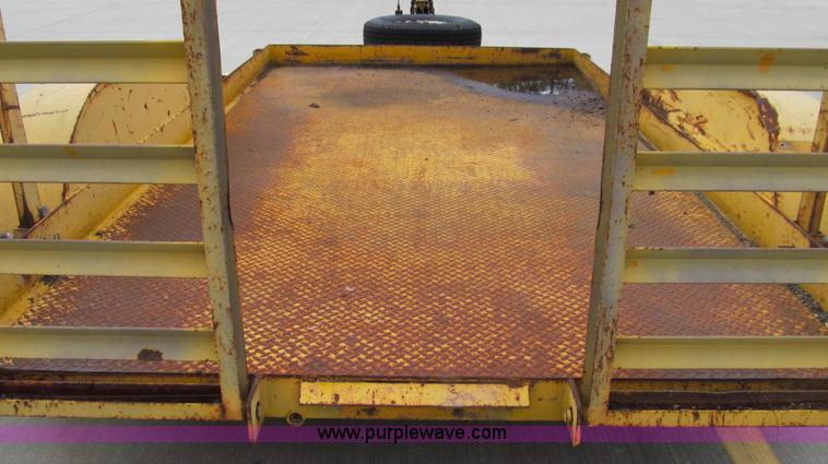 image for item E3965 1992 Eagle body trailer