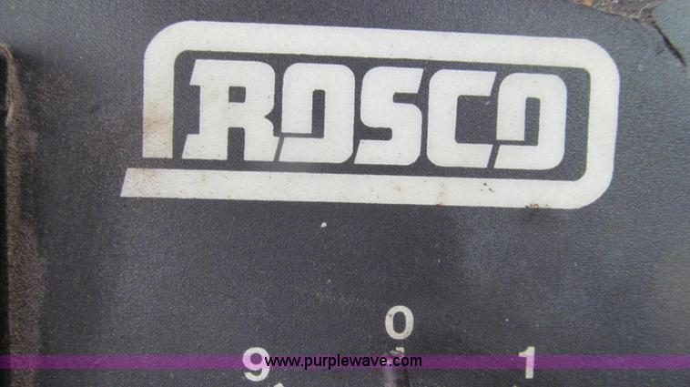 image for item E3967 1990 International 4900 oil distributor truck