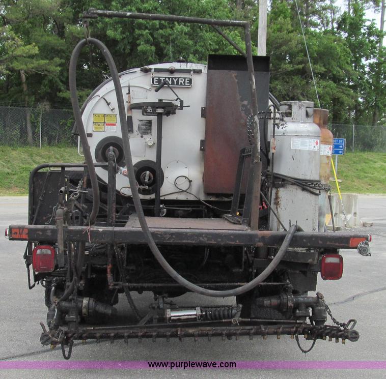 image for item E3968 1991 Ford F800 oil distributor truck