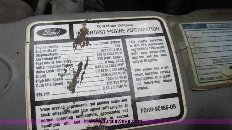 image for item E3968 1991 Ford F800 oil distributor truck