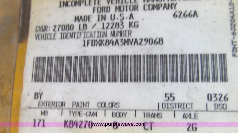 image for item E3968 1991 Ford F800 oil distributor truck