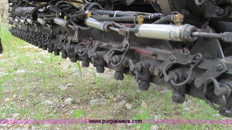 image for item E3969 1995 International 4900 oil distributor truck