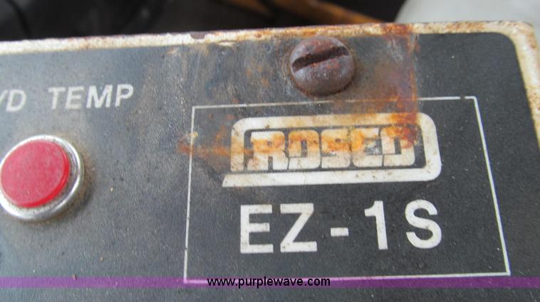 image for item E3970 1996 International 4900 oil distributor truck